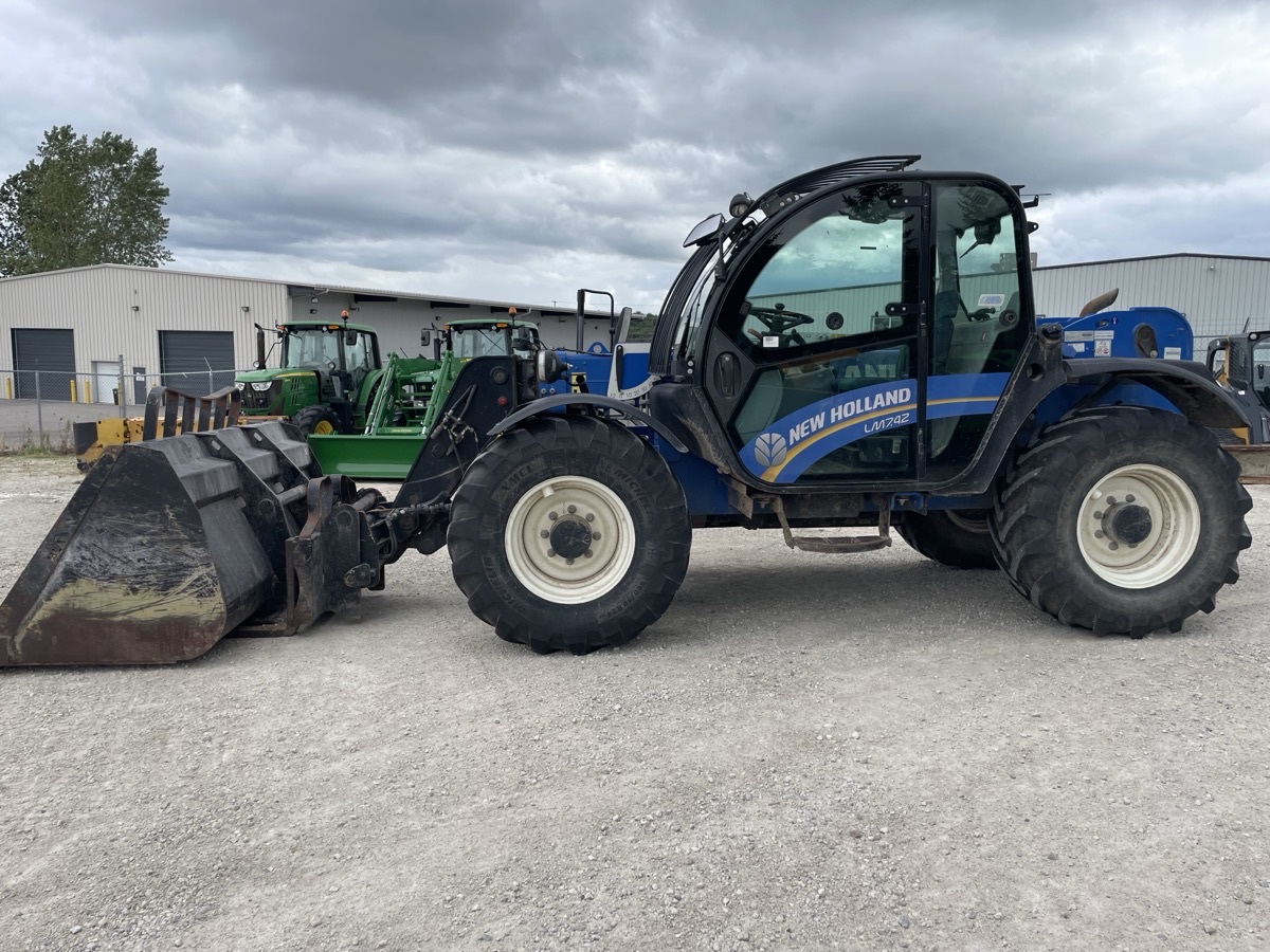2020 New Holland LM7.42 Image 1