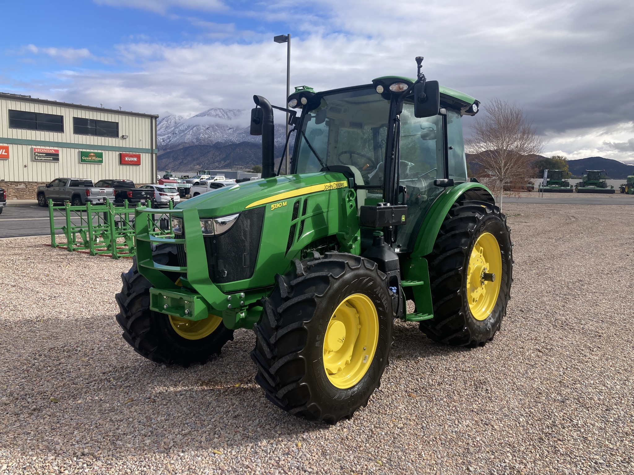 2024 John Deere 5130M Image 1