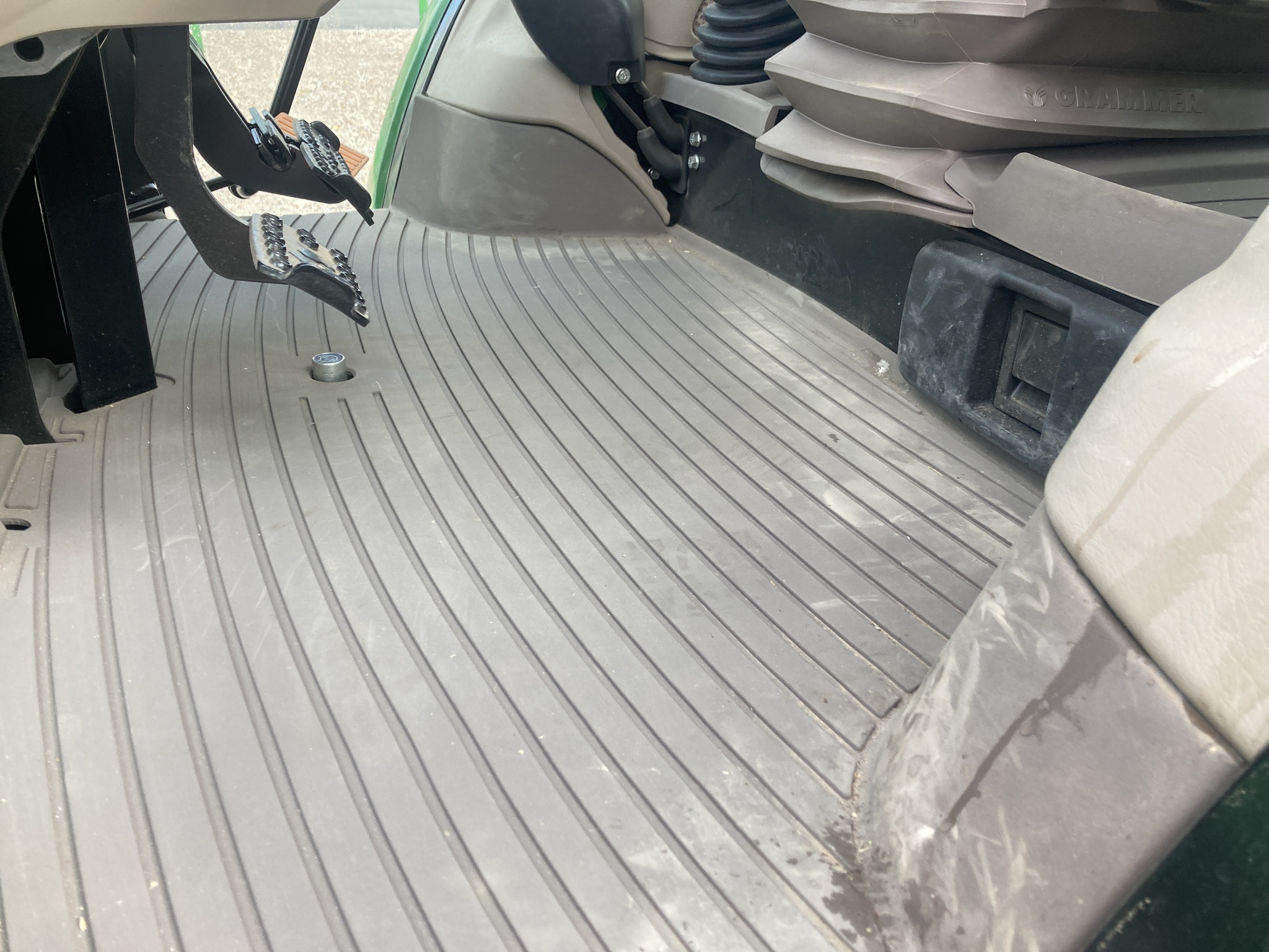 2024 John Deere 5130M Image 23