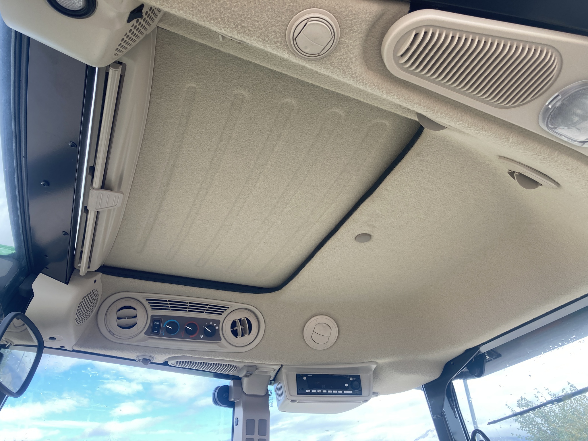 2024 John Deere 5130M Image 24