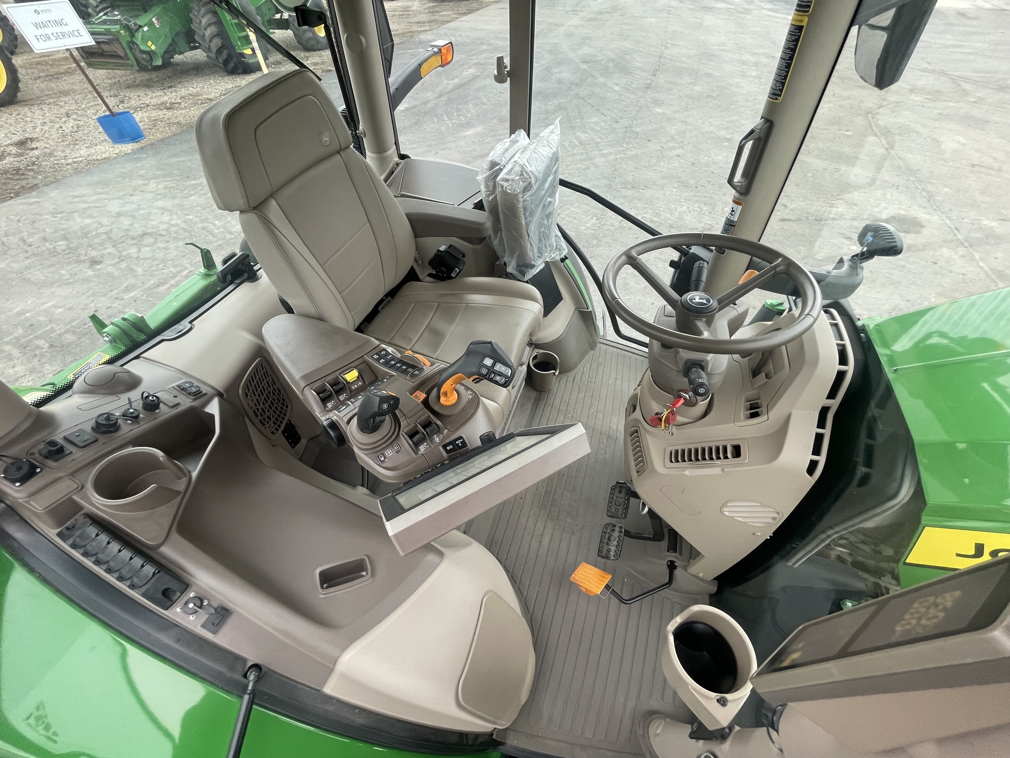 2023 John Deere 6R 165 Image 31