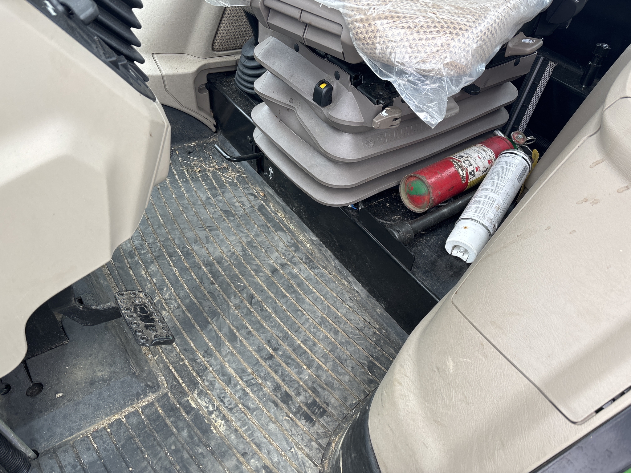 Used 2024 John Deere 6105E Cab Utility Tractors at Koenig Equipment in Greenville, OH - PhotoXL18