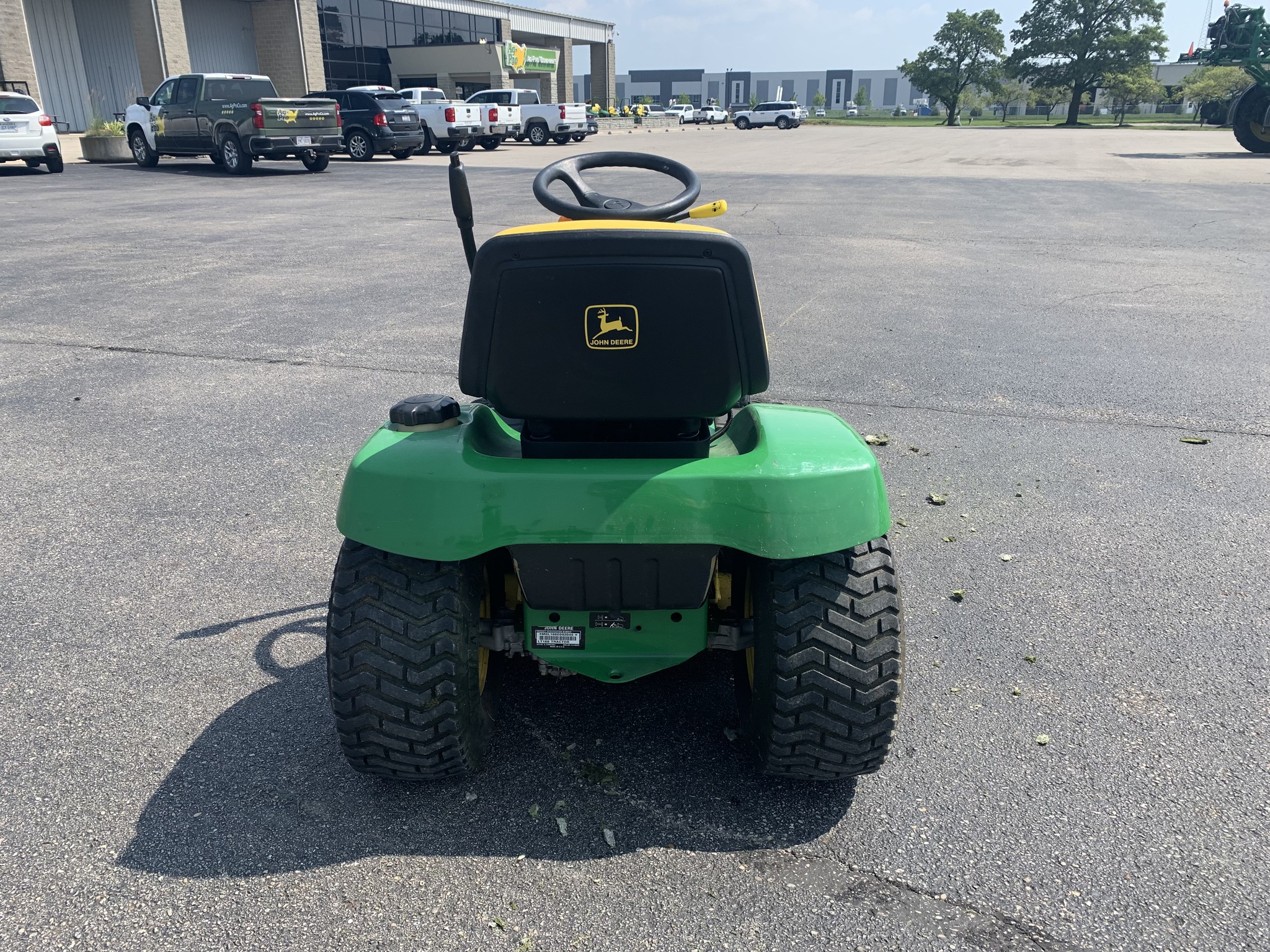 2000 John Deere LT166 Image 4
