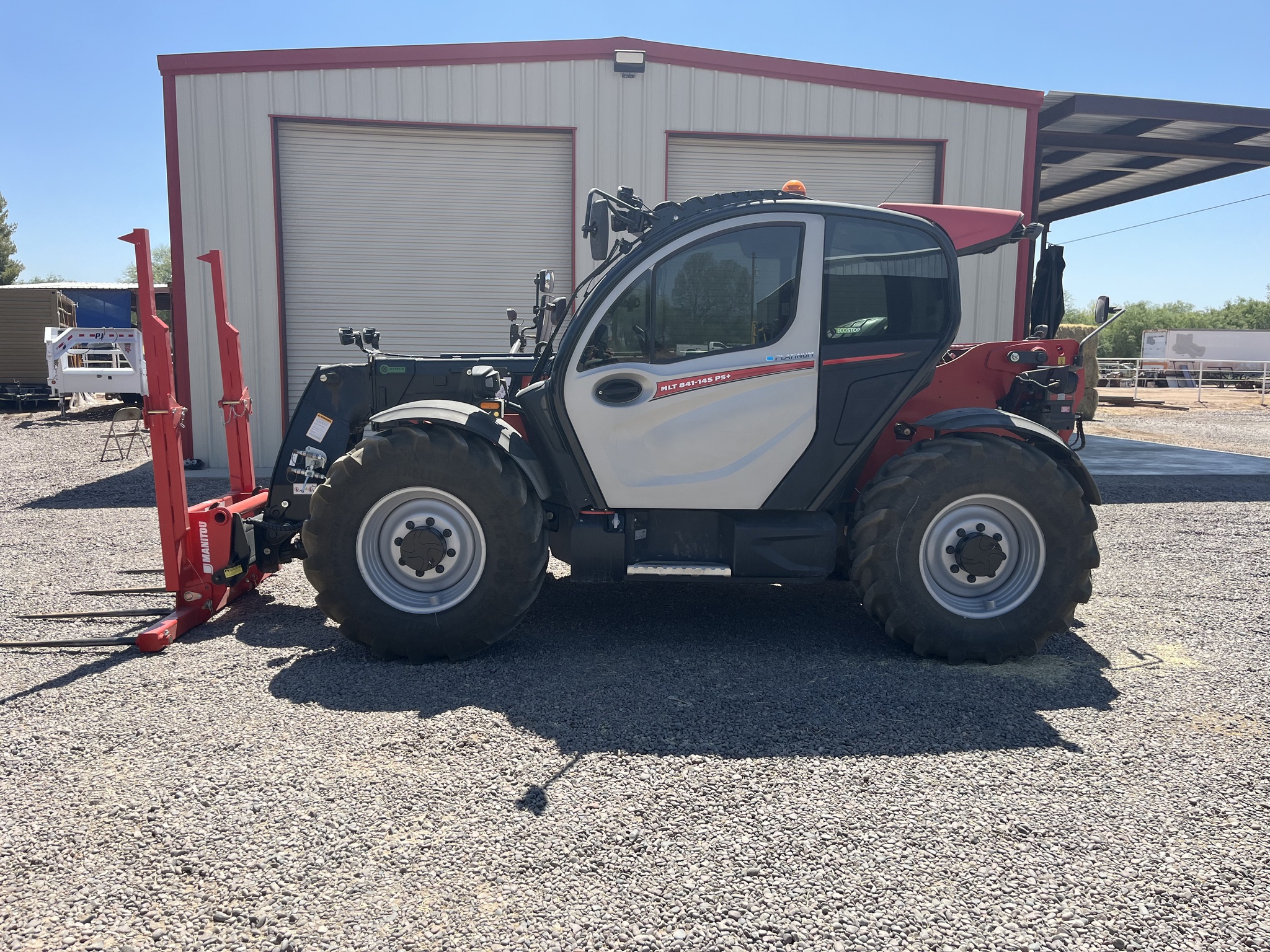 2023 Manitou 841-145 Image 3