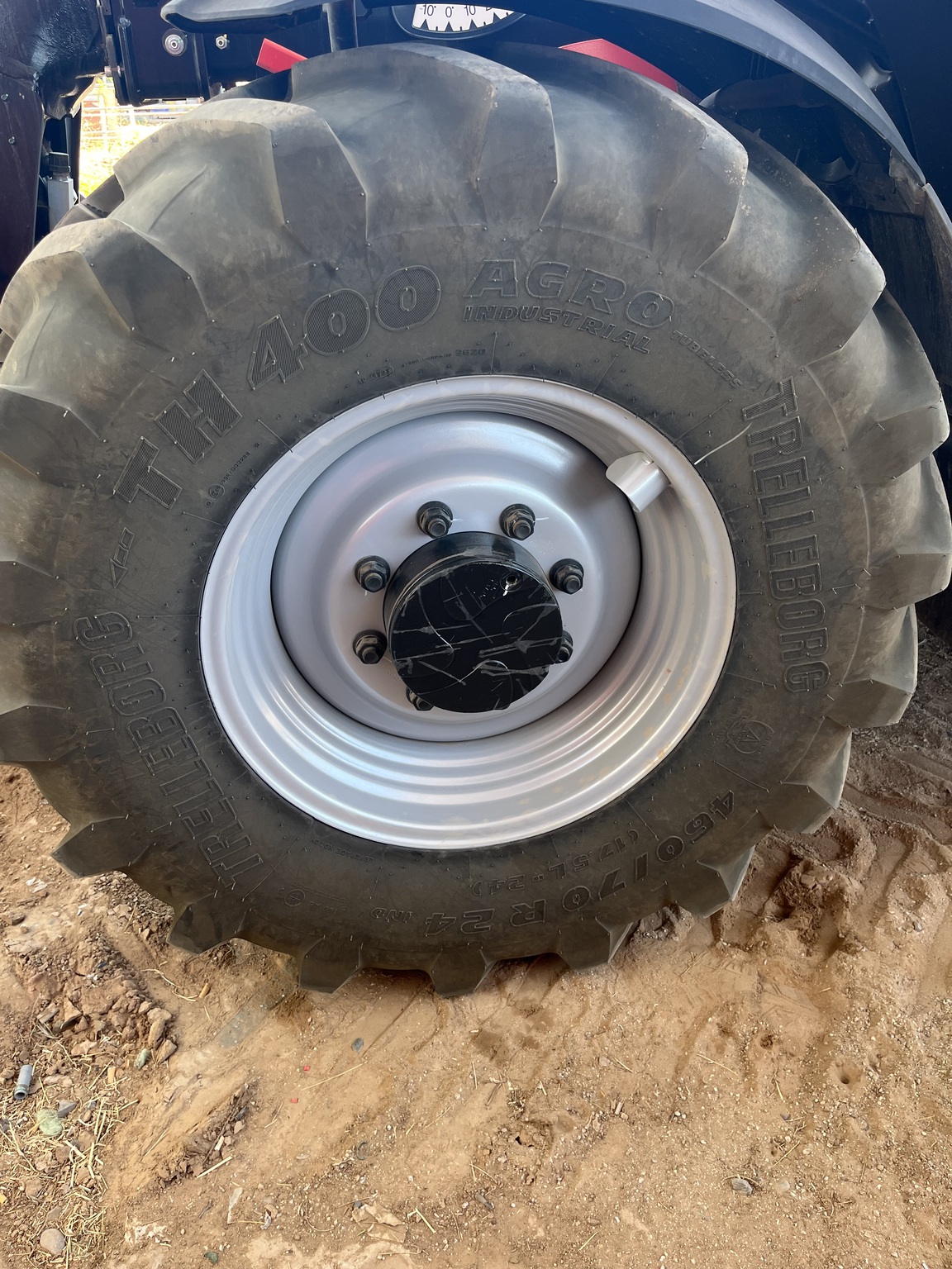 2023 Manitou 841-145 Image 26