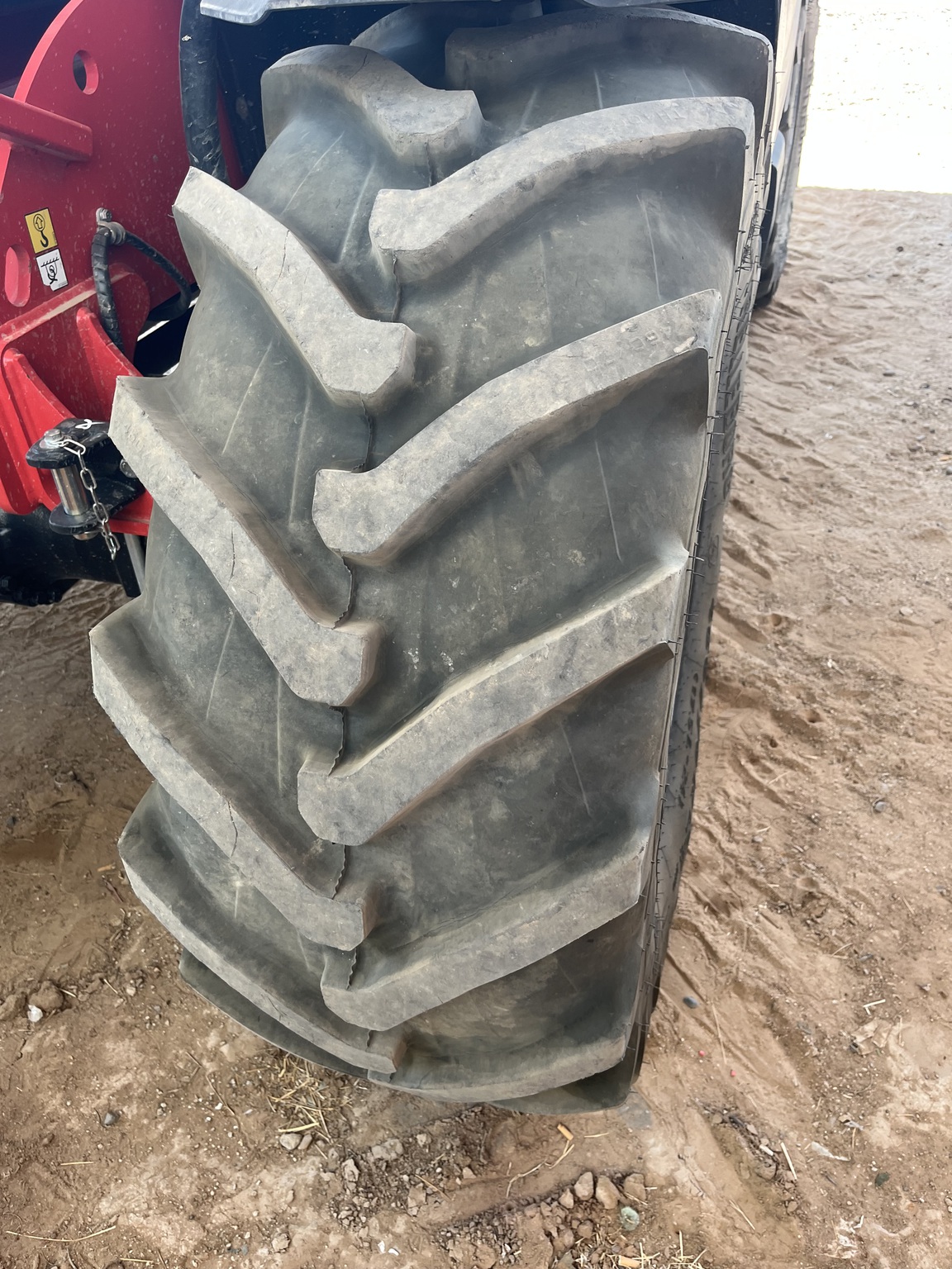 2023 Manitou 841-145 Image 25