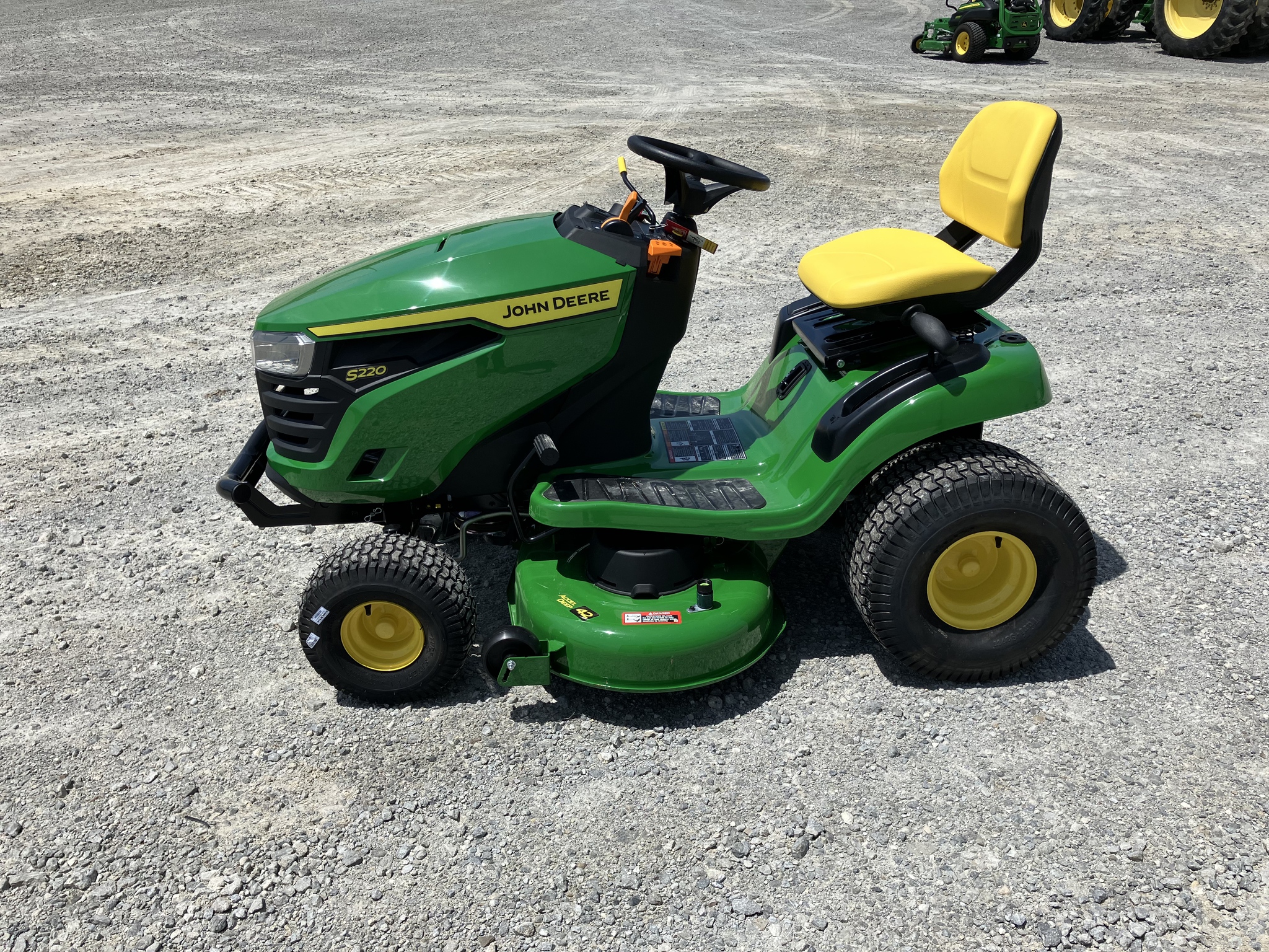 2025 John Deere S220 Image 5