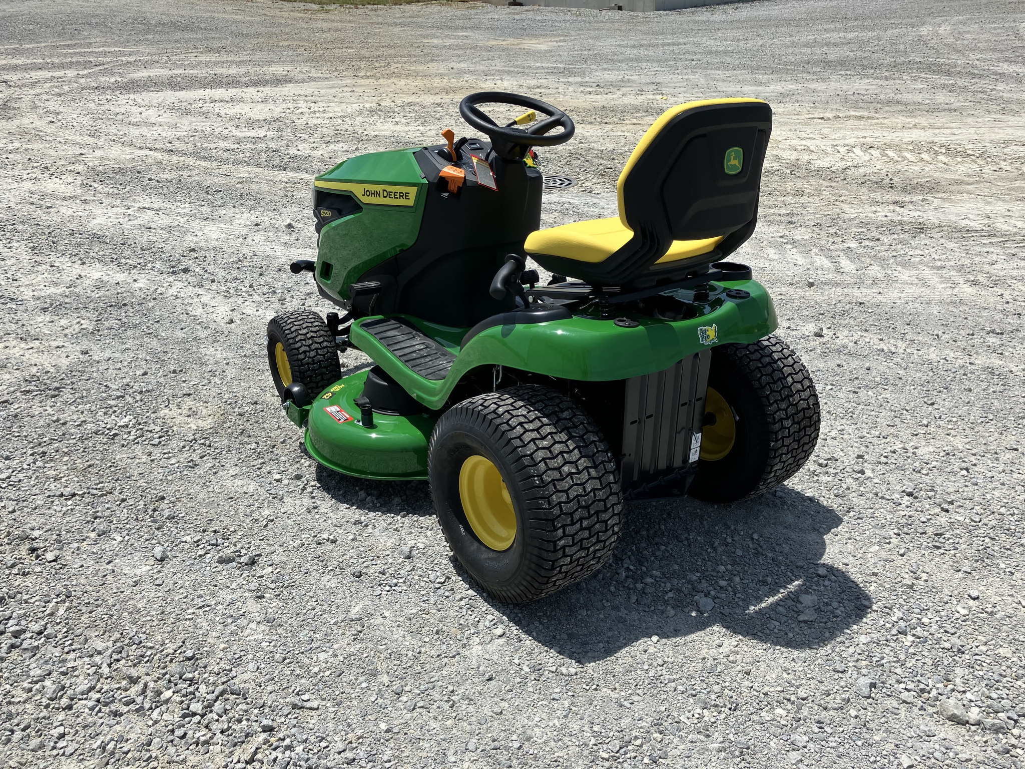 2025 John Deere S220 Image 6