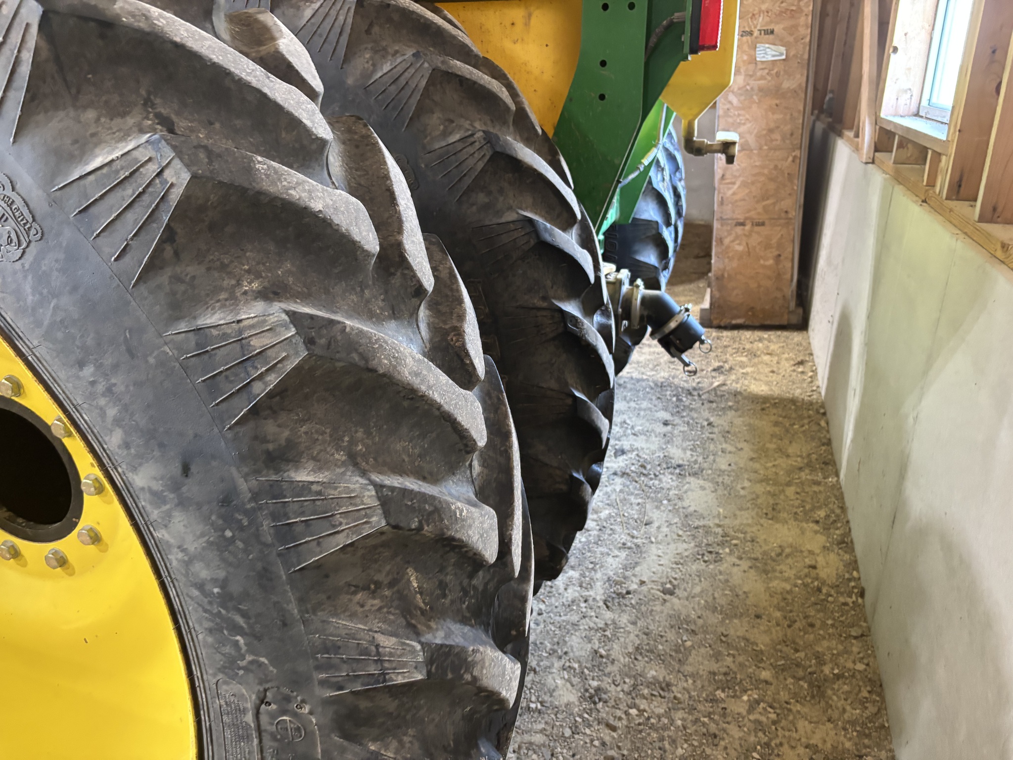 Used 2013 John Deere 2510L Nutrient Application at Koenig Equipment in Anna, OH - PhotoXL13