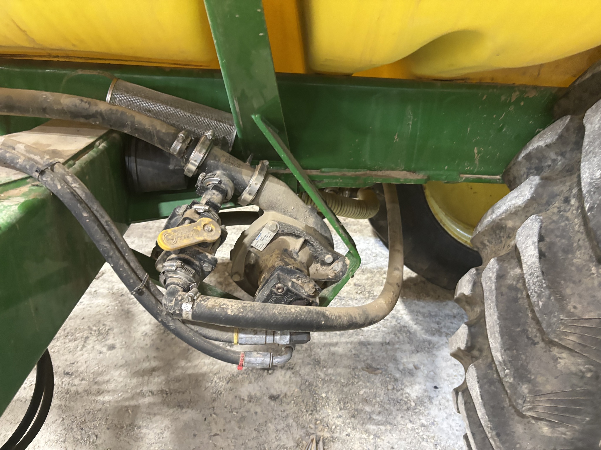 Used 2013 John Deere 2510L Nutrient Application at Koenig Equipment in Anna, OH - PhotoXL8