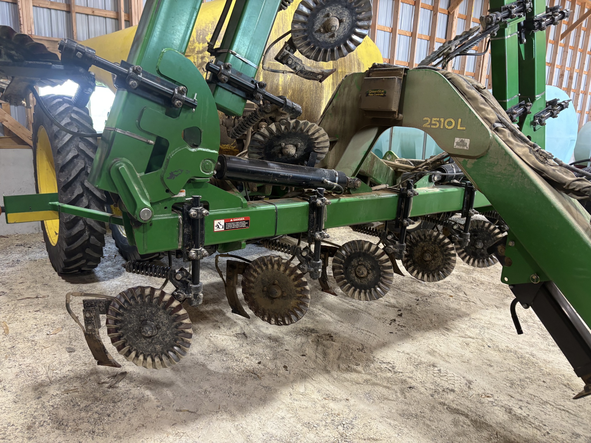 Used 2013 John Deere 2510L Nutrient Application at Koenig Equipment in Anna, OH - PhotoXL19