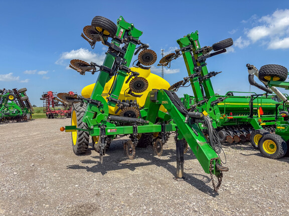 Used 2013 John Deere 2510L Nutrient Application at Koenig Equipment in Anna, OH - Photo1