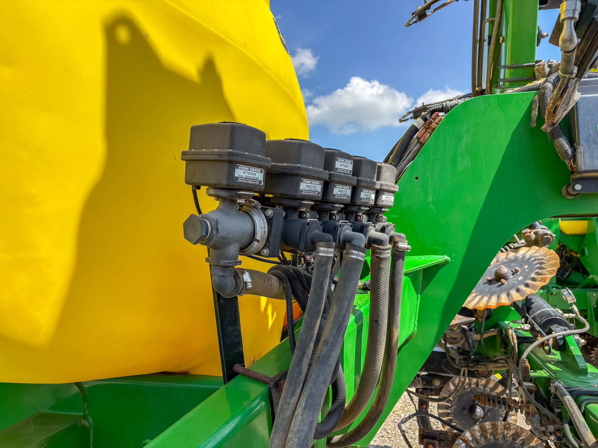 Used 2013 John Deere 2510L Nutrient Application at Koenig Equipment in Anna, OH - PhotoXL6