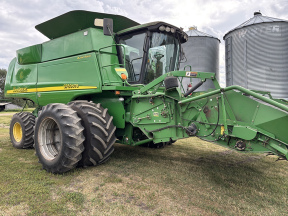 Used 2007 John Deere 9760 STS Combines at Horizon Ag & Turf in Lloydminster, AB - Photo7