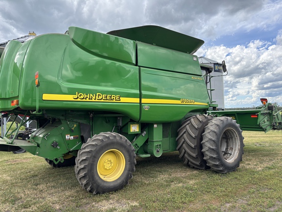 Used 2007 John Deere 9760 STS Combines at Horizon Ag & Turf in Lloydminster, AB - Photo8
