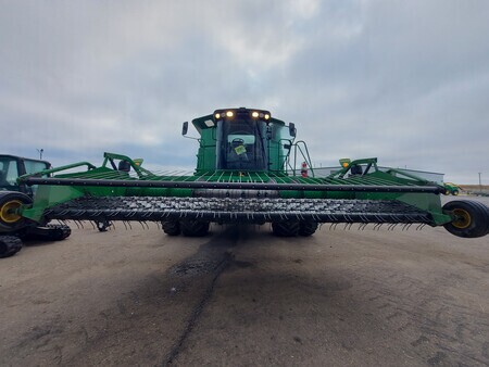 Used 2007 John Deere 9760 STS Combines at Horizon Ag & Turf in Lloydminster, AB - Photo4