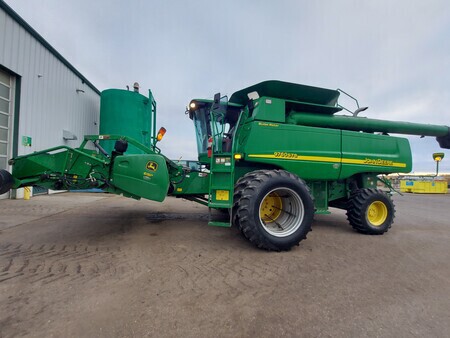 Used 2007 John Deere 9760 STS Combines at Horizon Ag & Turf in Lloydminster, AB - Photo3