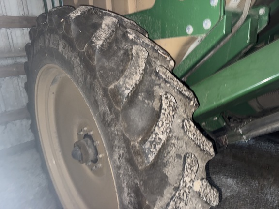 2012 Great Plains YP1625A-32TR - Photo27