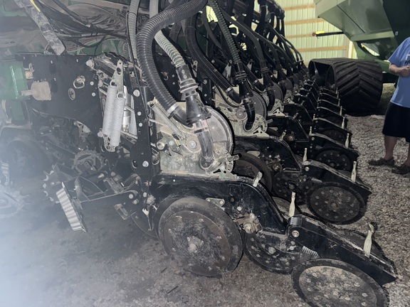 2012 Great Plains YP1625A-32TR - Photo21