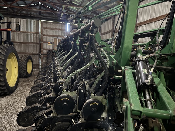 2012 Great Plains YP1625A-32TR - Photo7