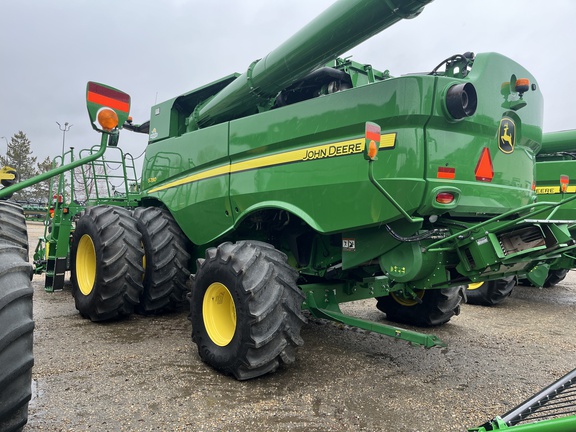 Used 2020 John Deere S780 Combines at Horizon Ag & Turf in Edmonton West, AB - Photo5