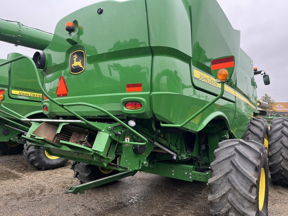 Used 2020 John Deere S780 Combines at Horizon Ag & Turf in Edmonton West, AB - Photo7