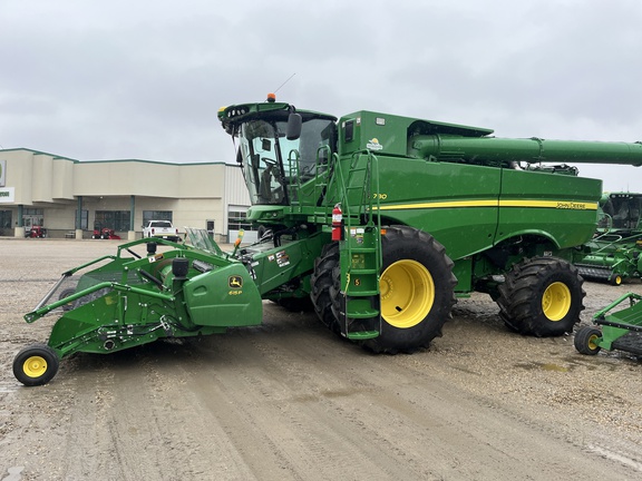  John Deere S780
