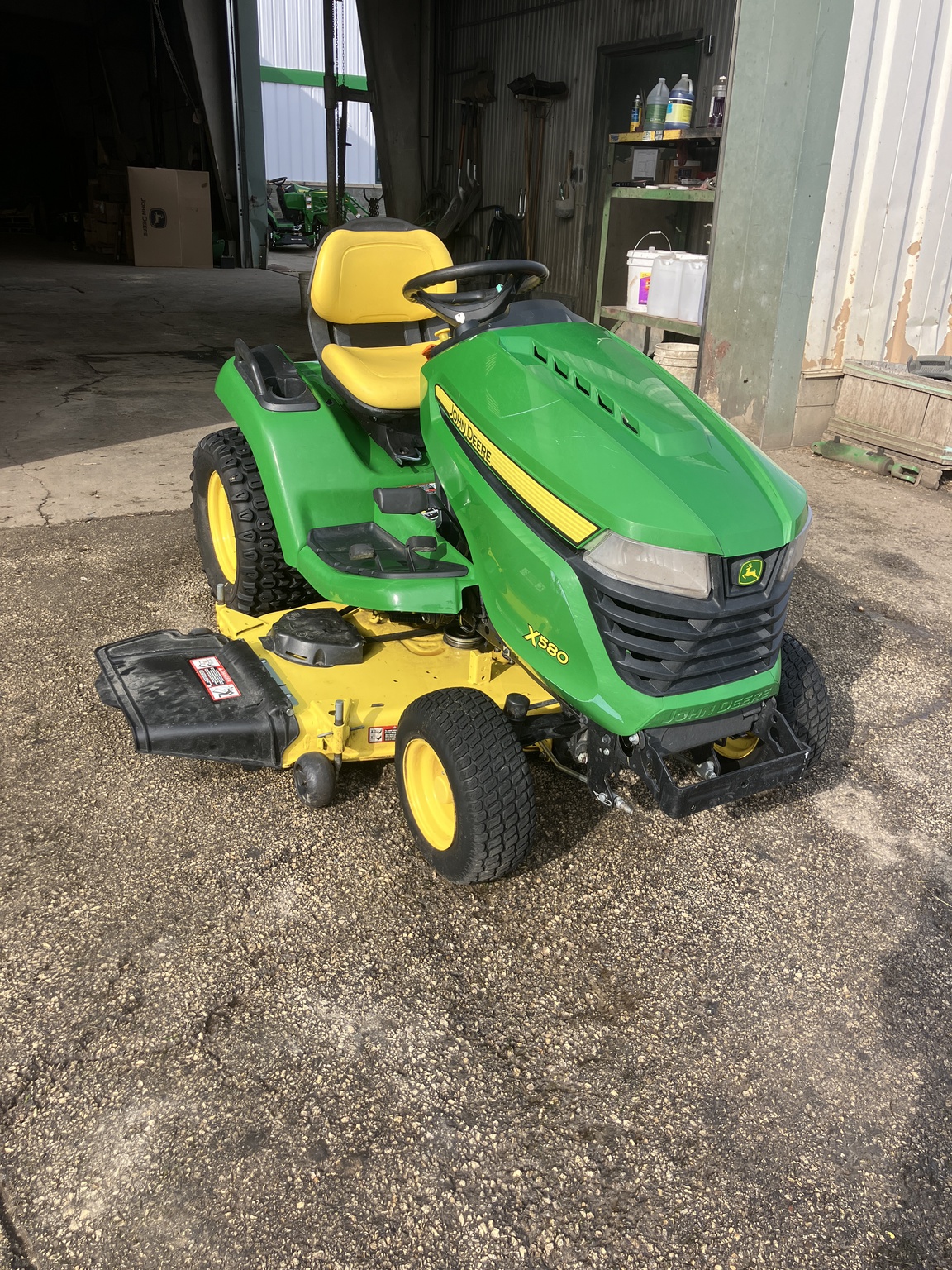 2018 John Deere X580 Image 1