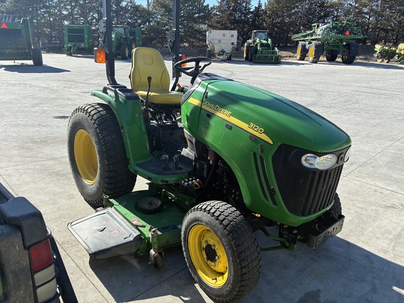 2006 John Deere 3120 (3rd thumbnail)