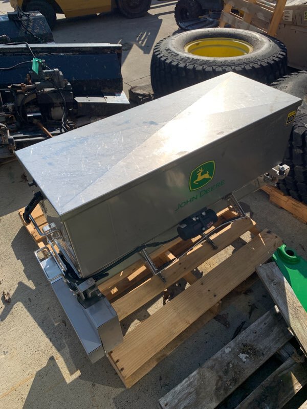 John Deere SPREADER Image 1