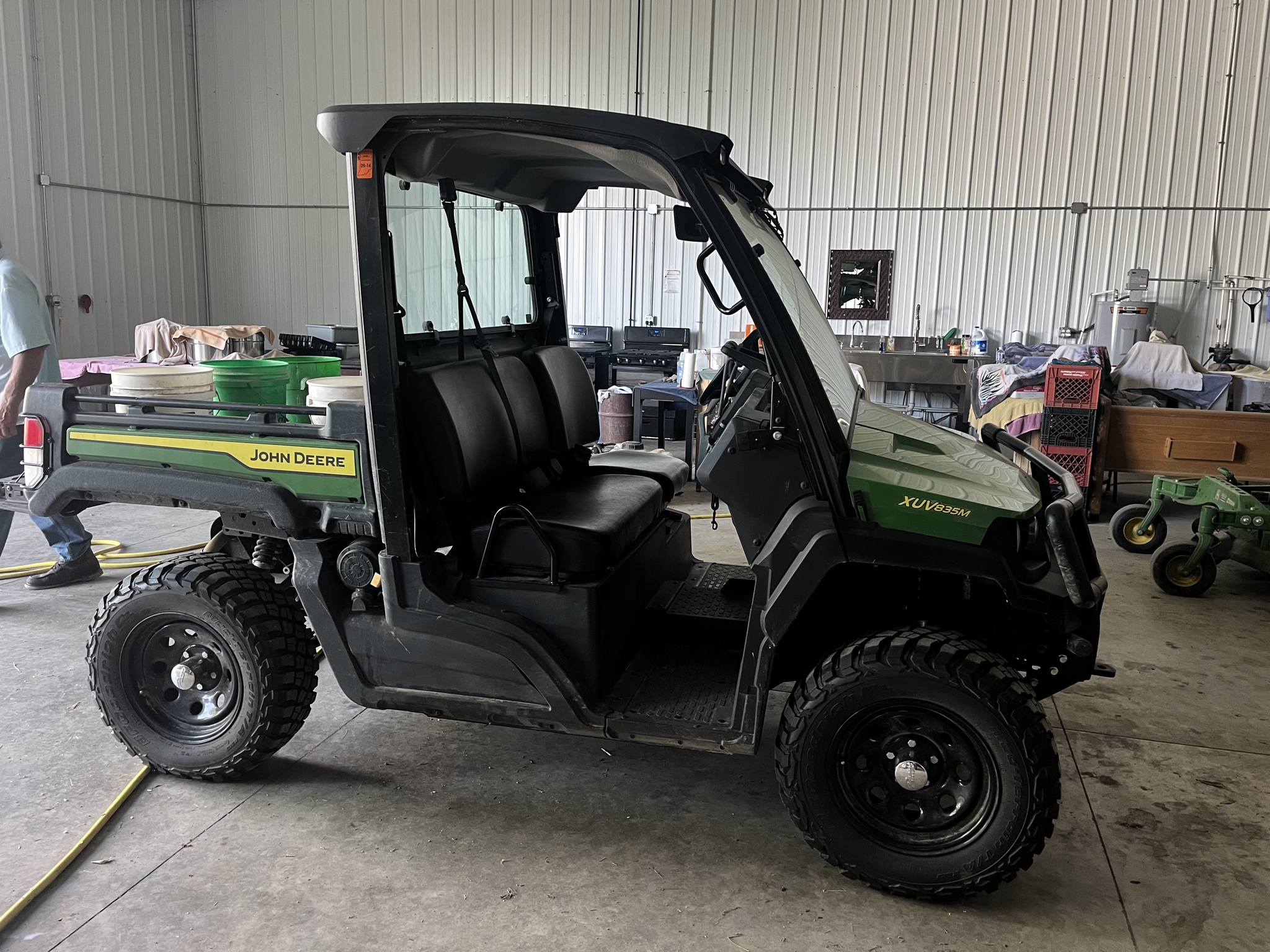 2023 John Deere XUV 835M Image 1
