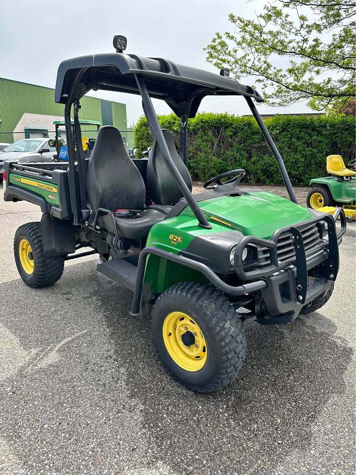 2010 John Deere XUV 825I GREEN Image 1