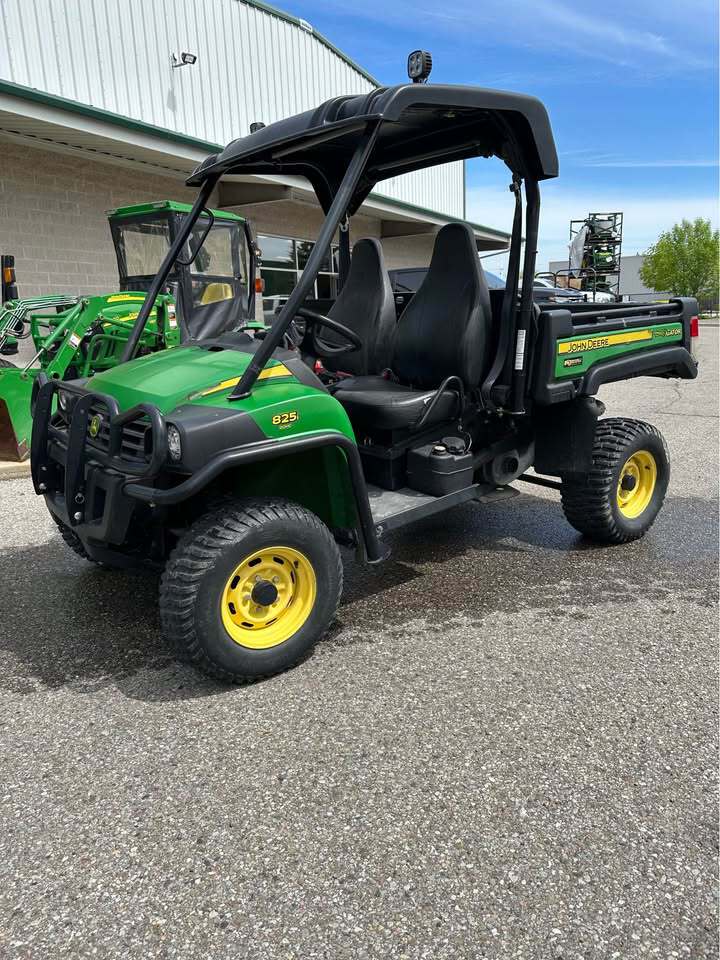 2010 John Deere XUV 825I GREEN Image 2