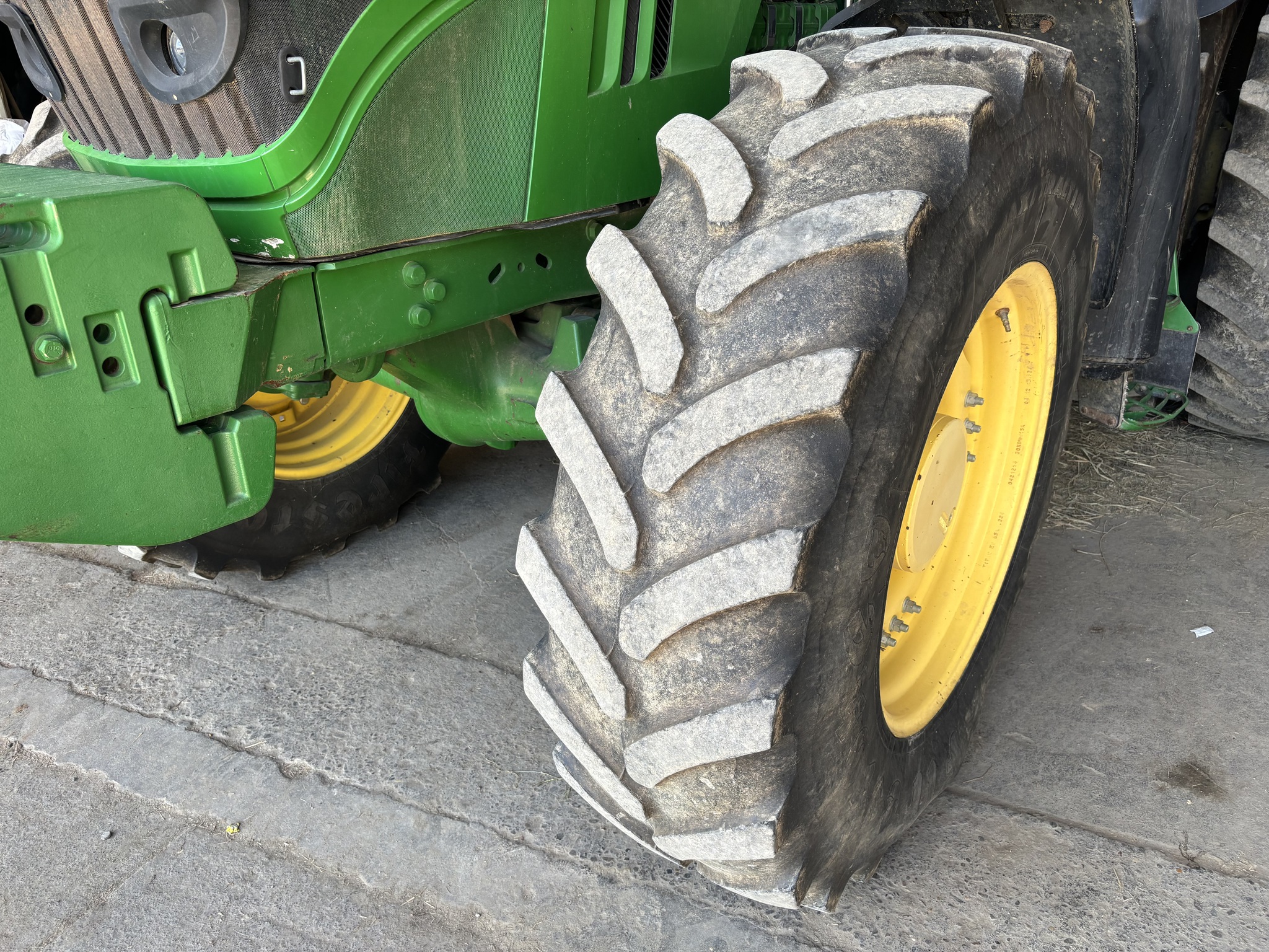 2013 John Deere 6190R Image 5