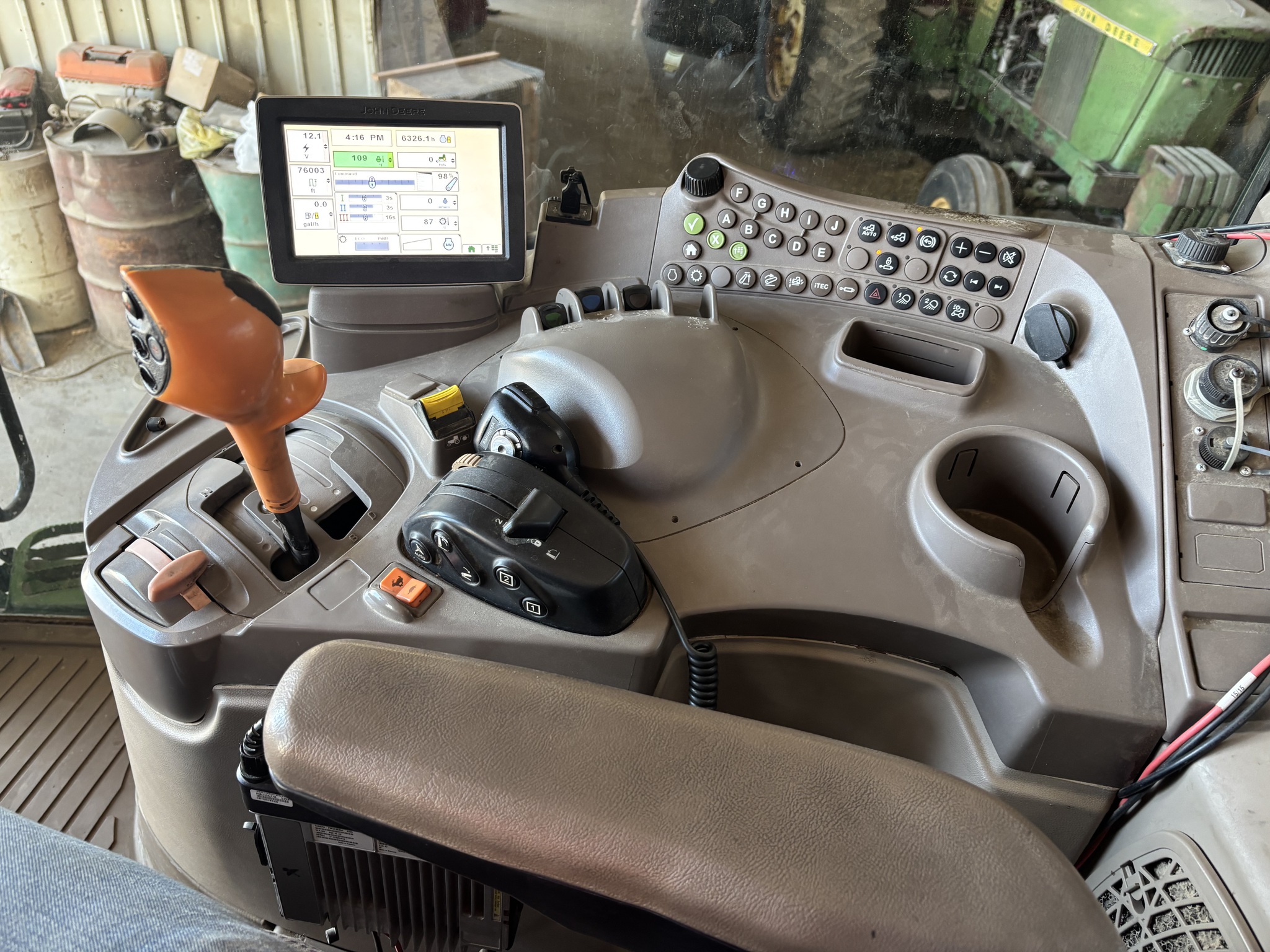 2013 John Deere 6190R Image 9