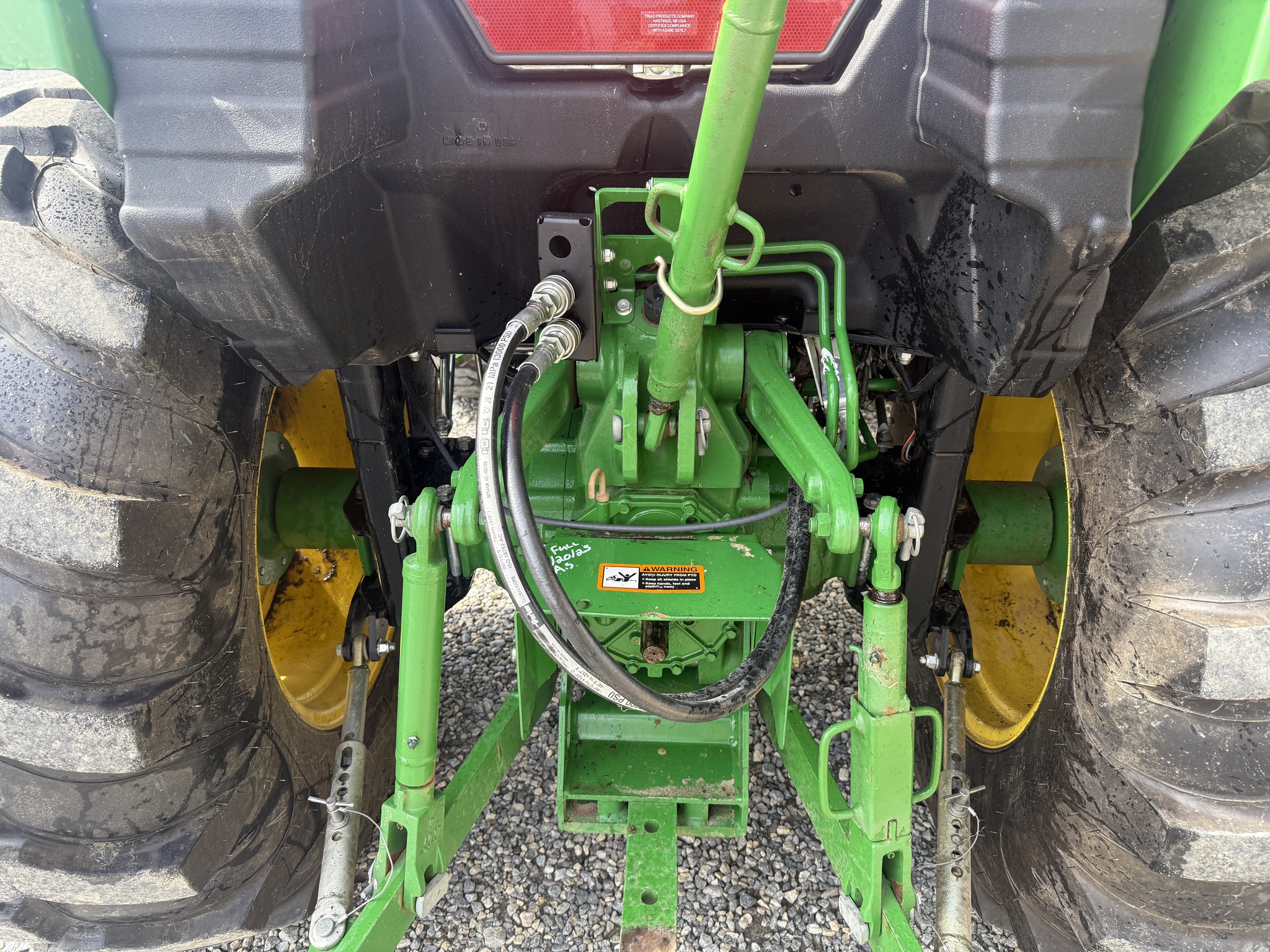 2015 John Deere 4044R Image 6