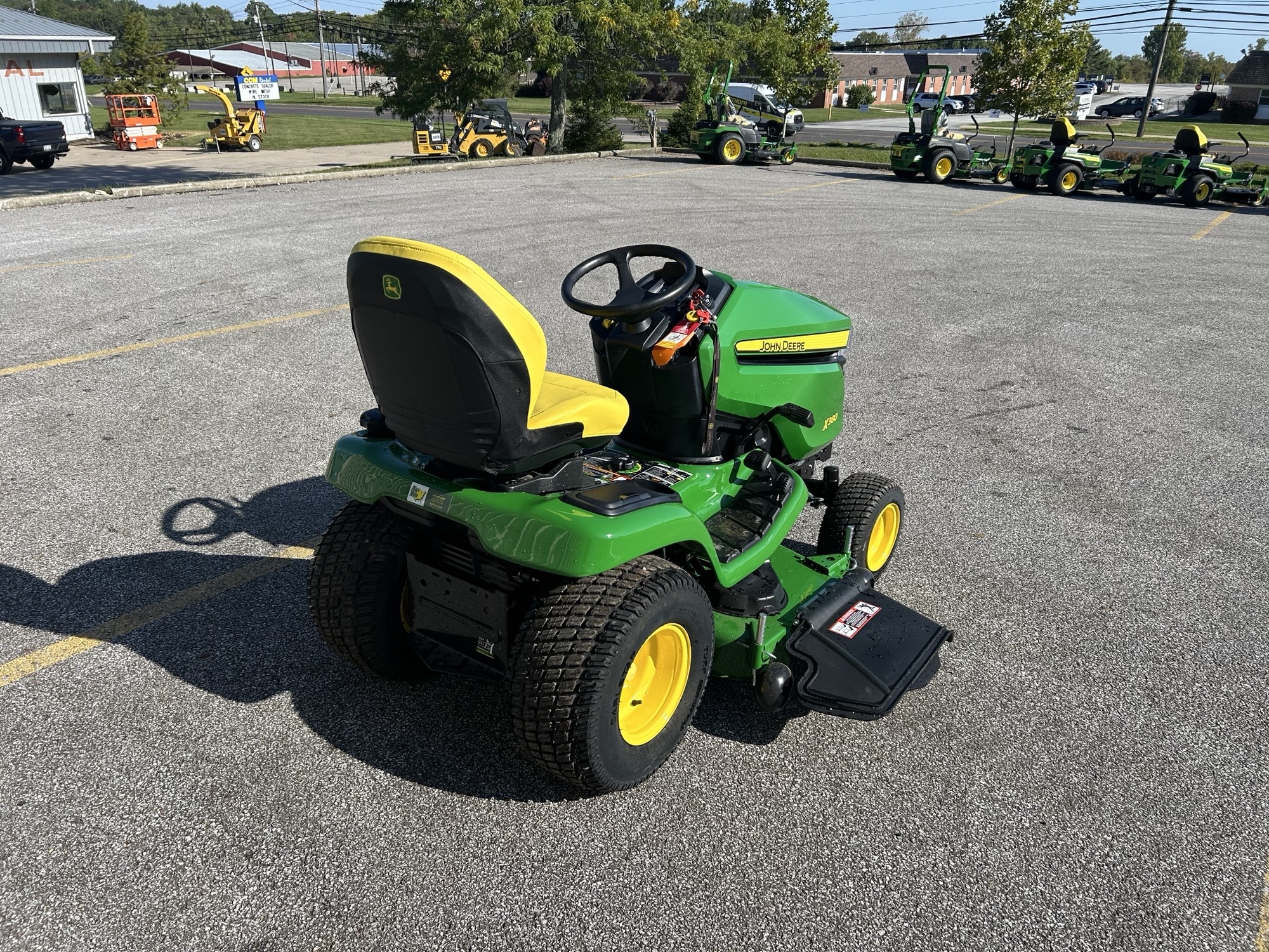 2025 John Deere X380 Image 6