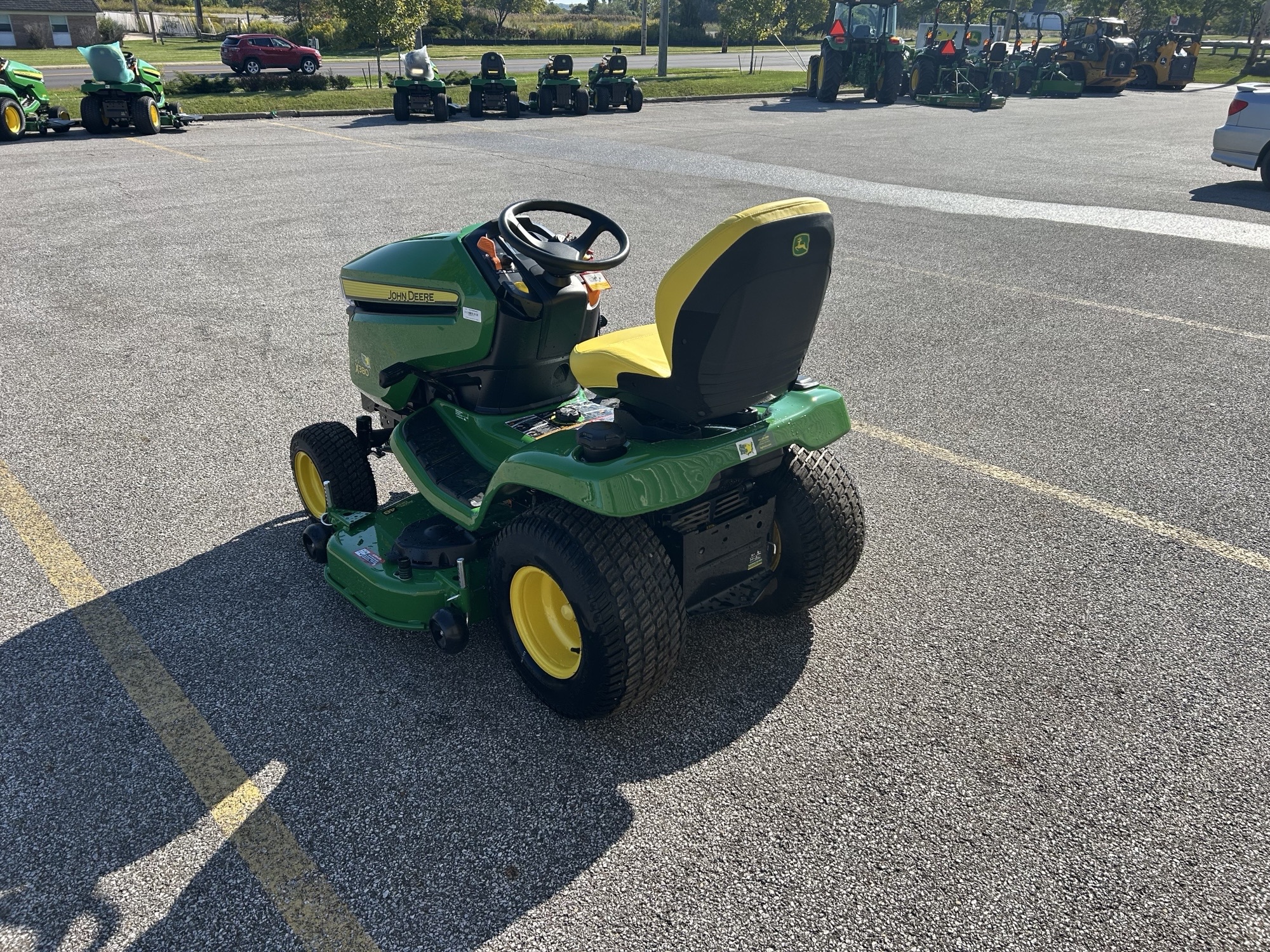 2025 John Deere X380 Image 4