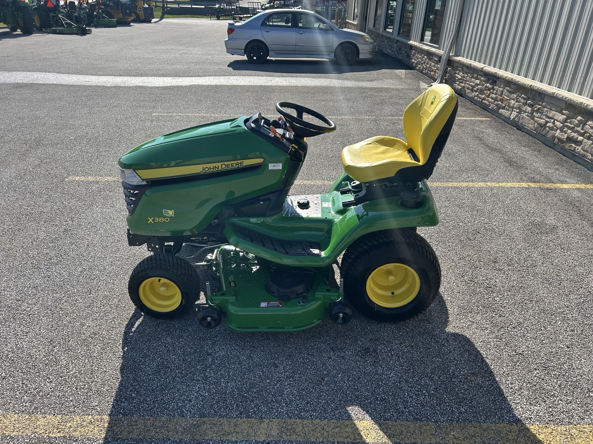 2025 John Deere X380 Image 8