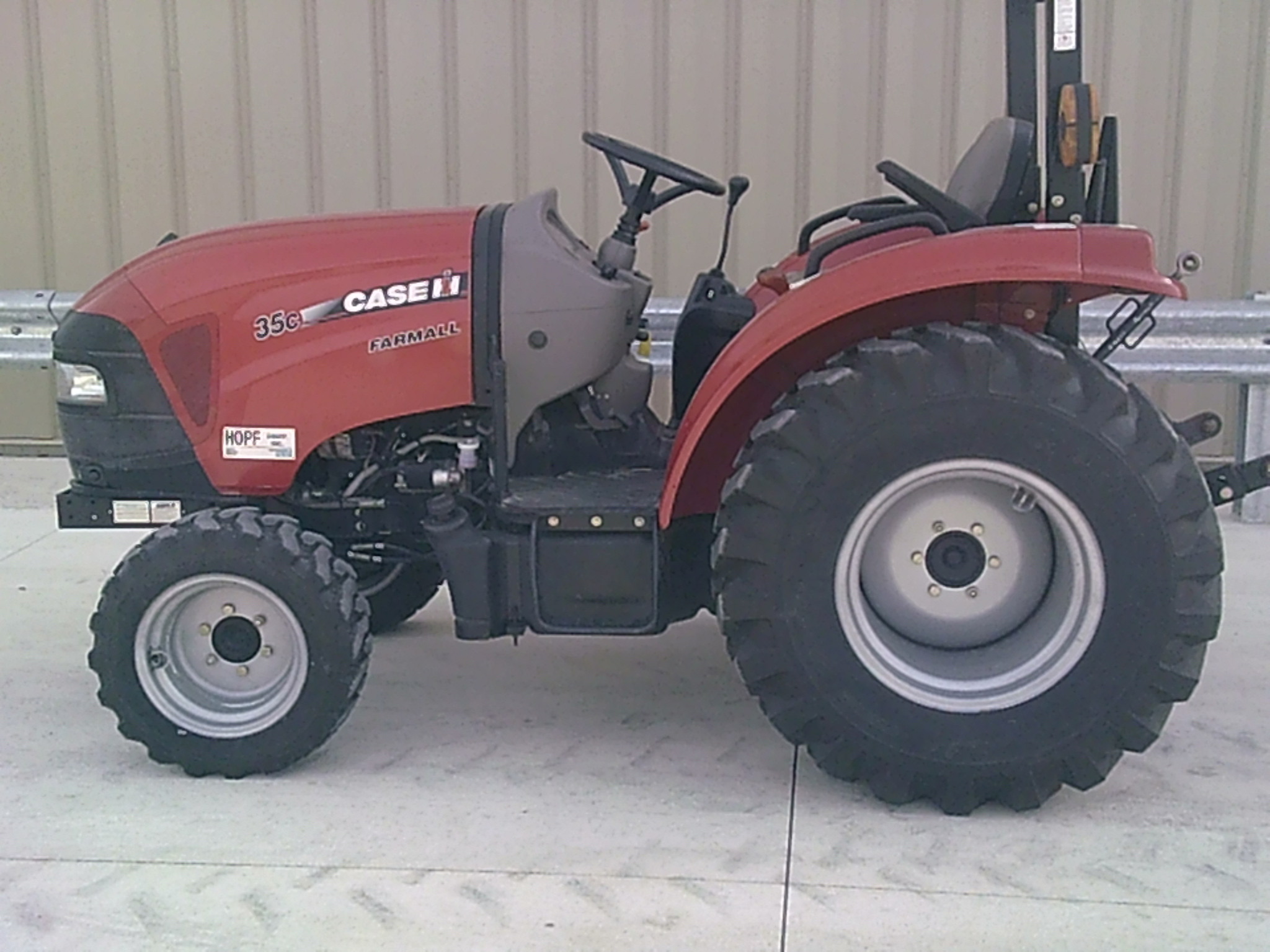 2014 Case IH Farmall 35C Image 6