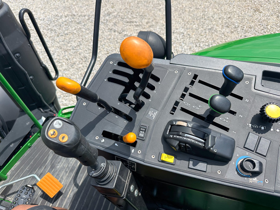 2024 John-Deere 6120M