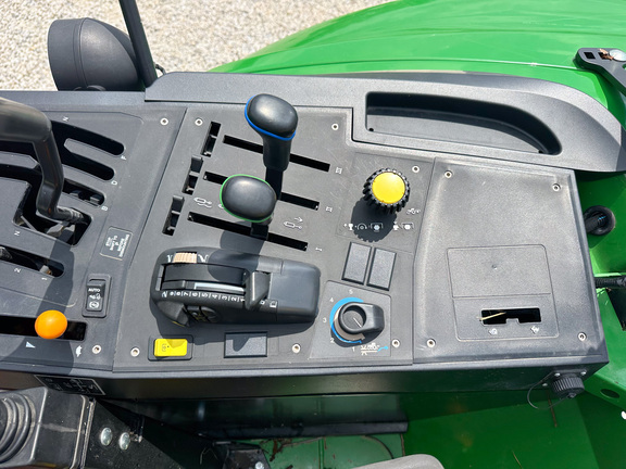 2024 John-Deere 6120M