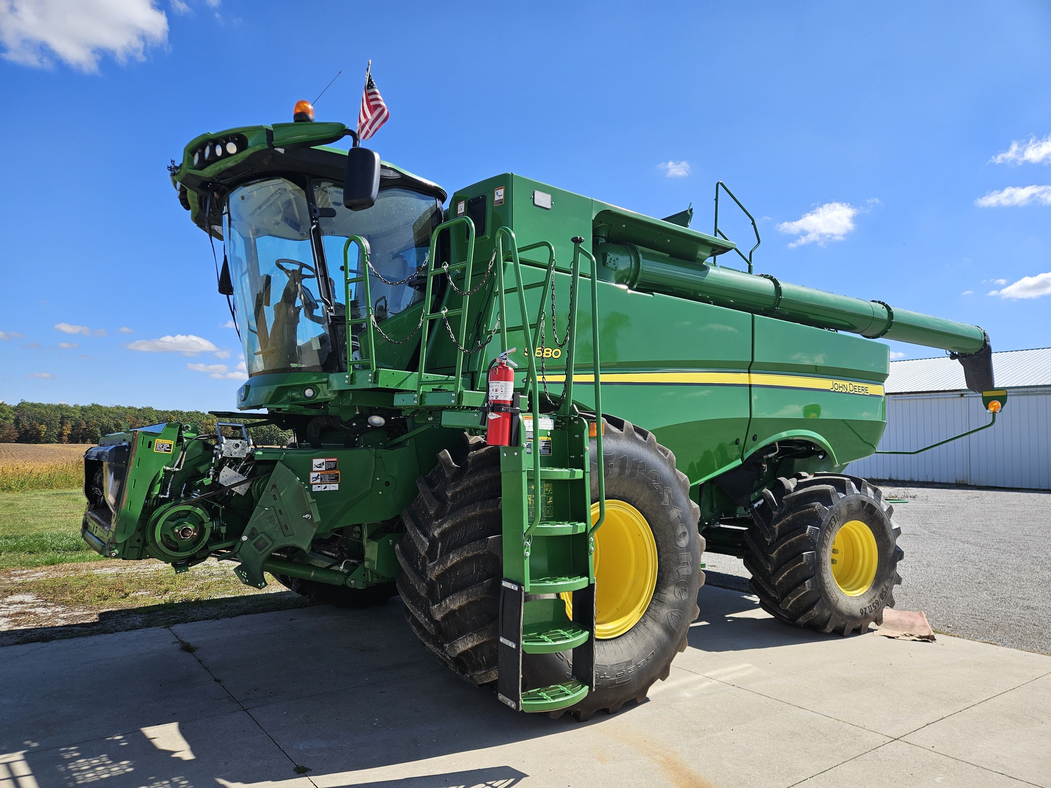 2017 John Deere S680 Image 1