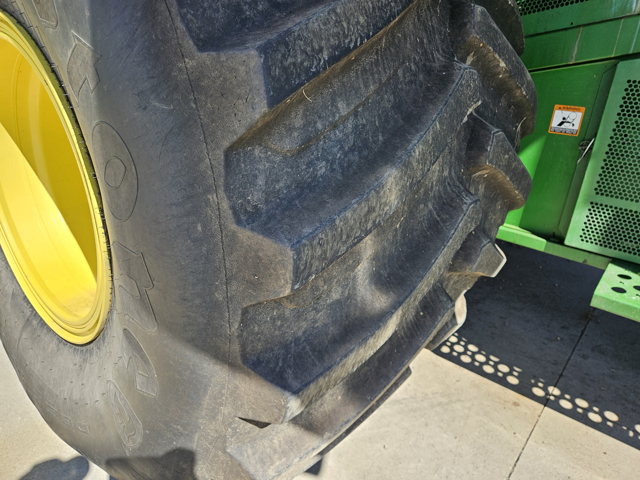 2017 John Deere S680 Image 6