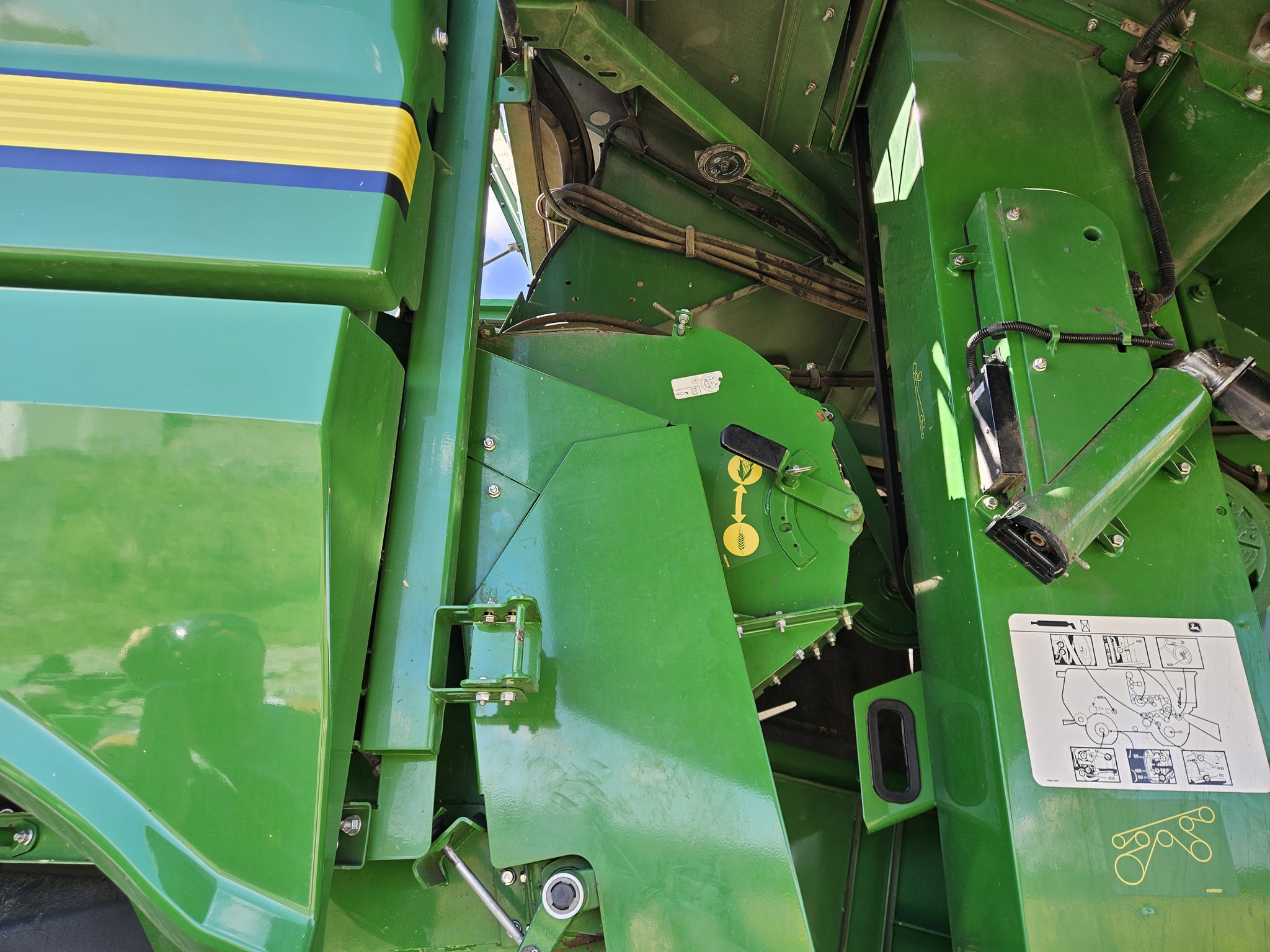 2017 John Deere S680 Image 14