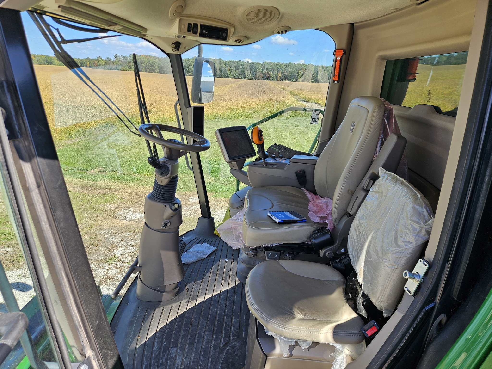 2017 John Deere S680 Image 4
