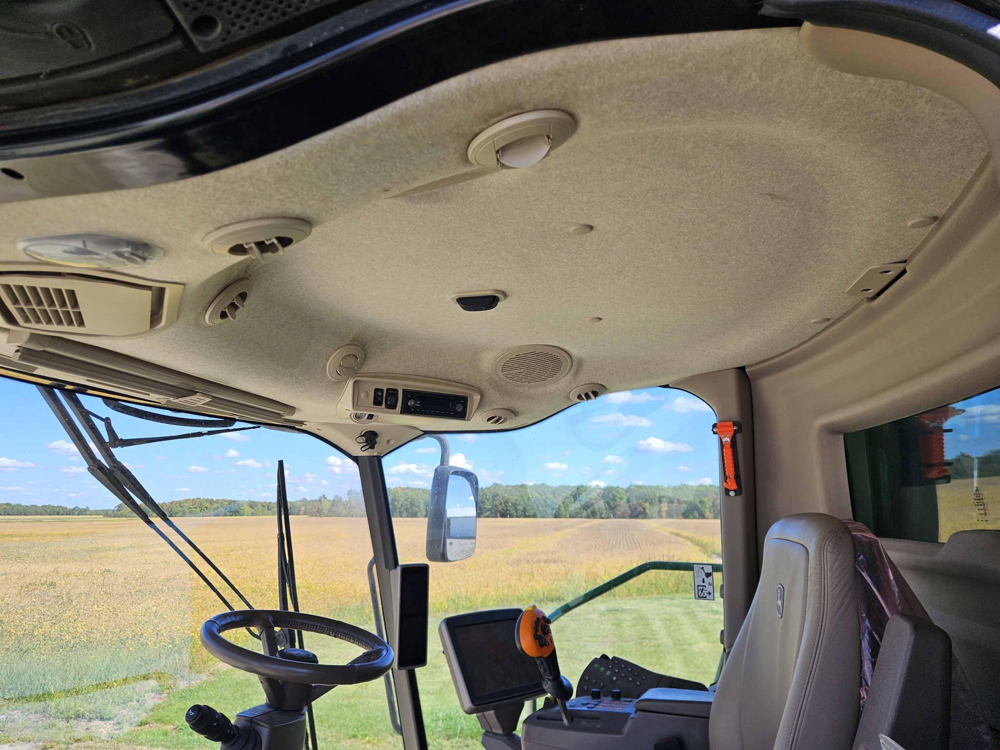 2017 John Deere S680 Image 10