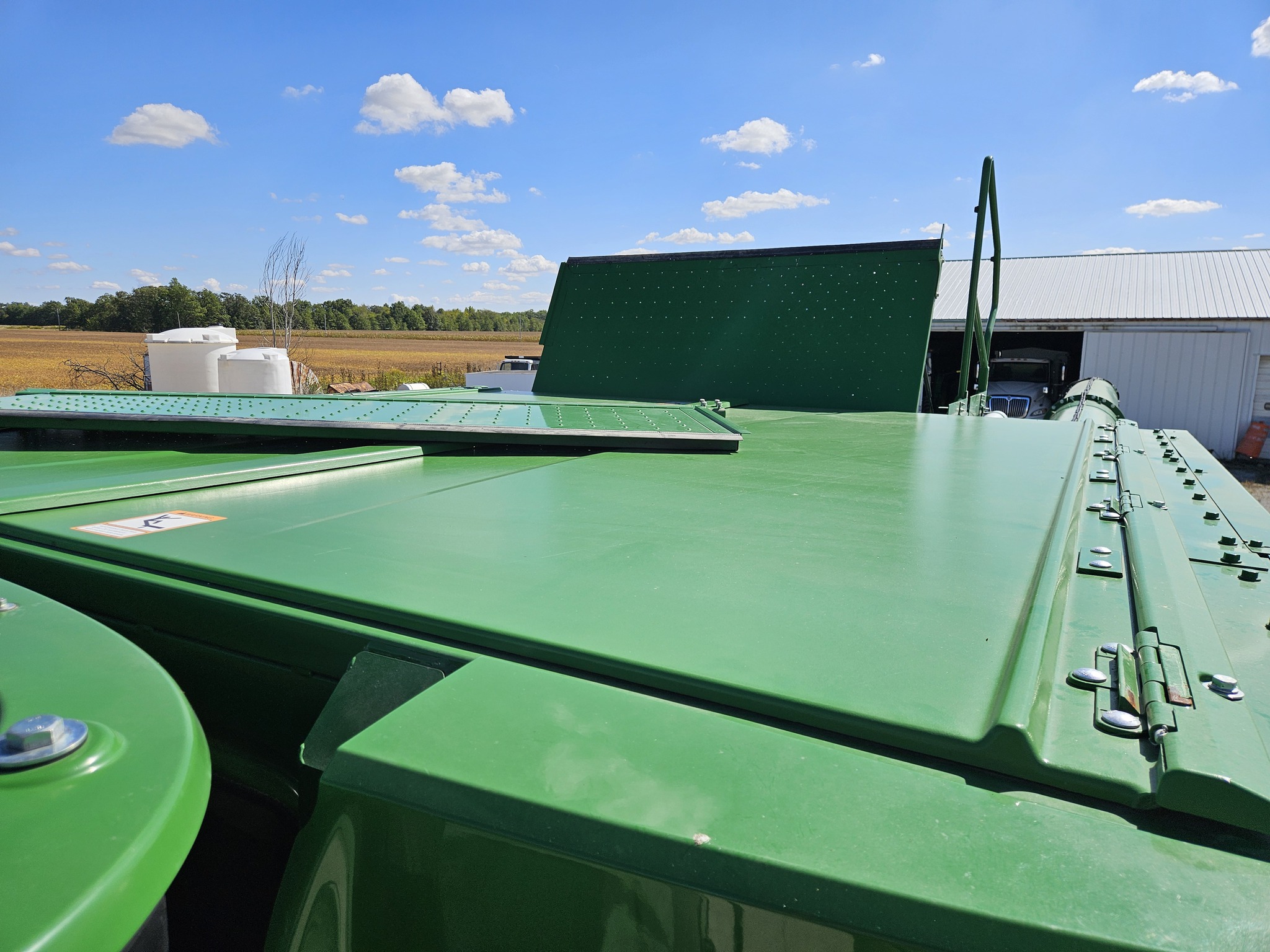 2017 John Deere S680 Image 9