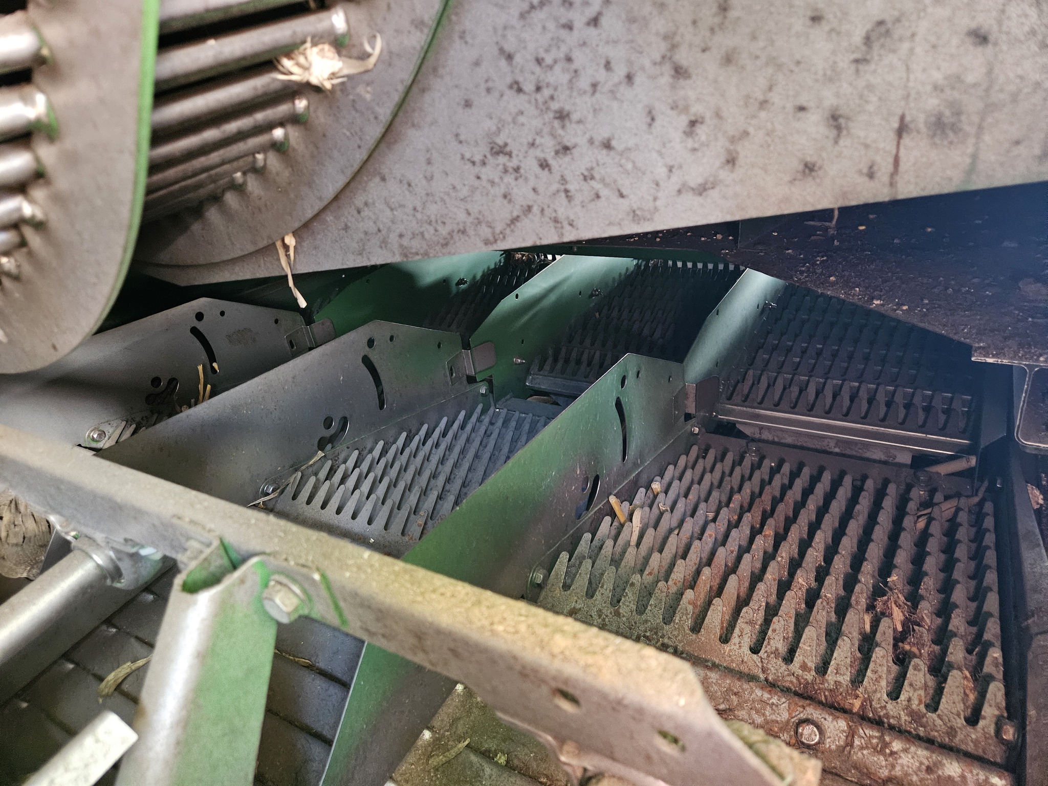 2017 John Deere S680 Image 5