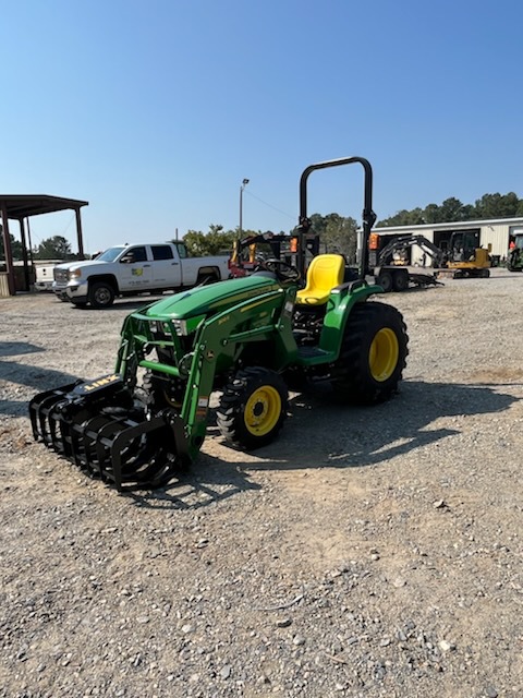 2025 John Deere 3032E Image 2